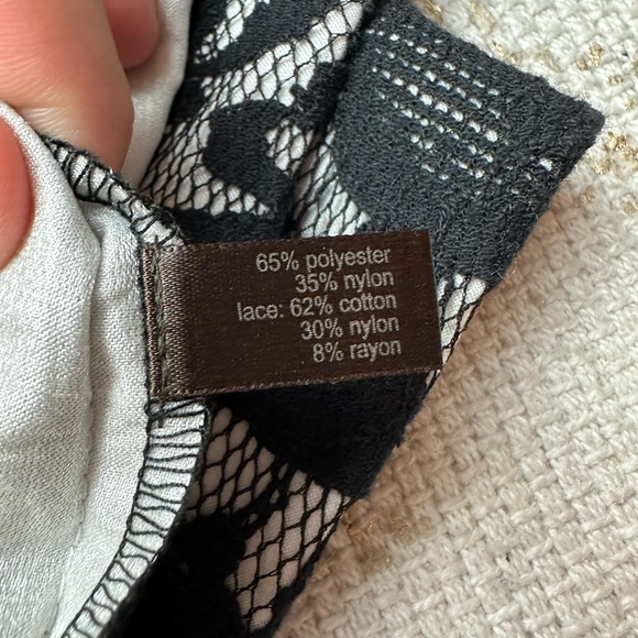 THE LIMITED Sleeveless Black Lace With White Underlay Dress | Size 10 - Picture 14 of 16